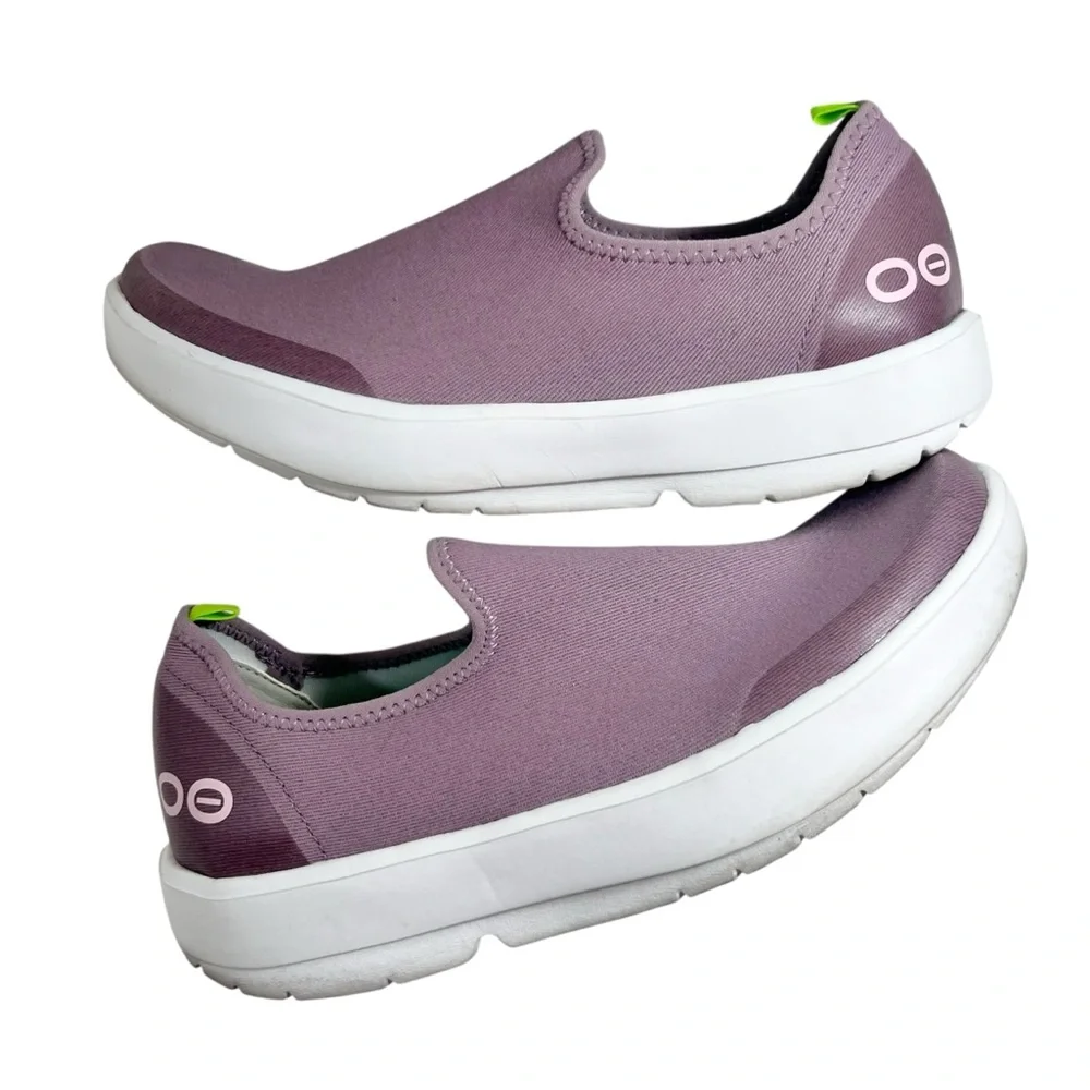 OOFOS OOmg eeZee Low Shoe in Mauve